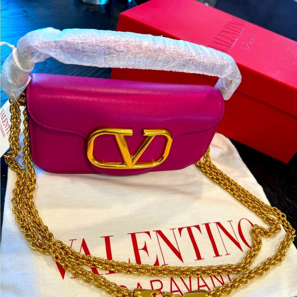 SOLD!!!! Valentino Garavani Small Loco Leather Shoulder bag NWT - Picture 9 of 12